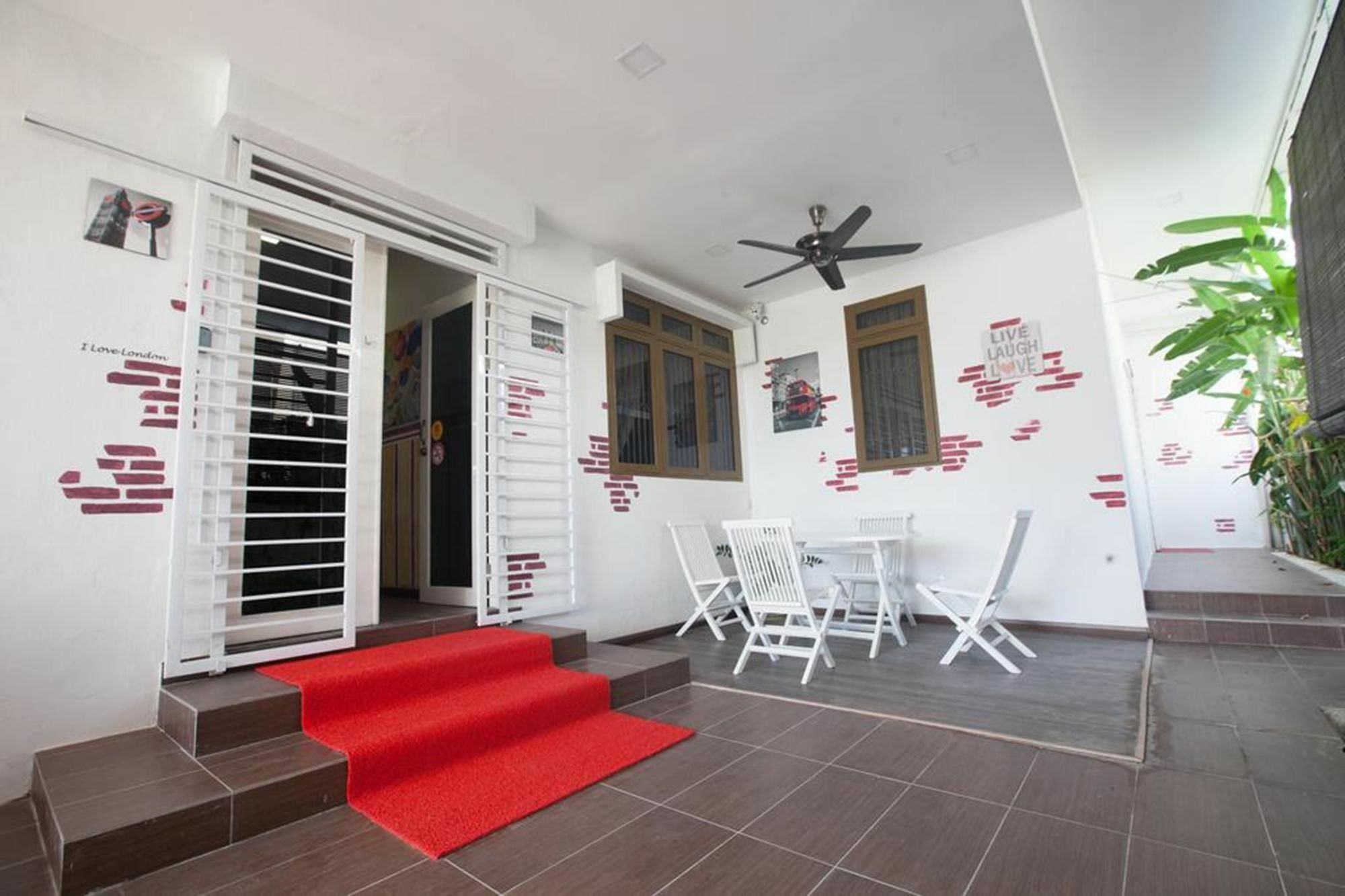 Natol Homestay - London Kuching Exterior foto